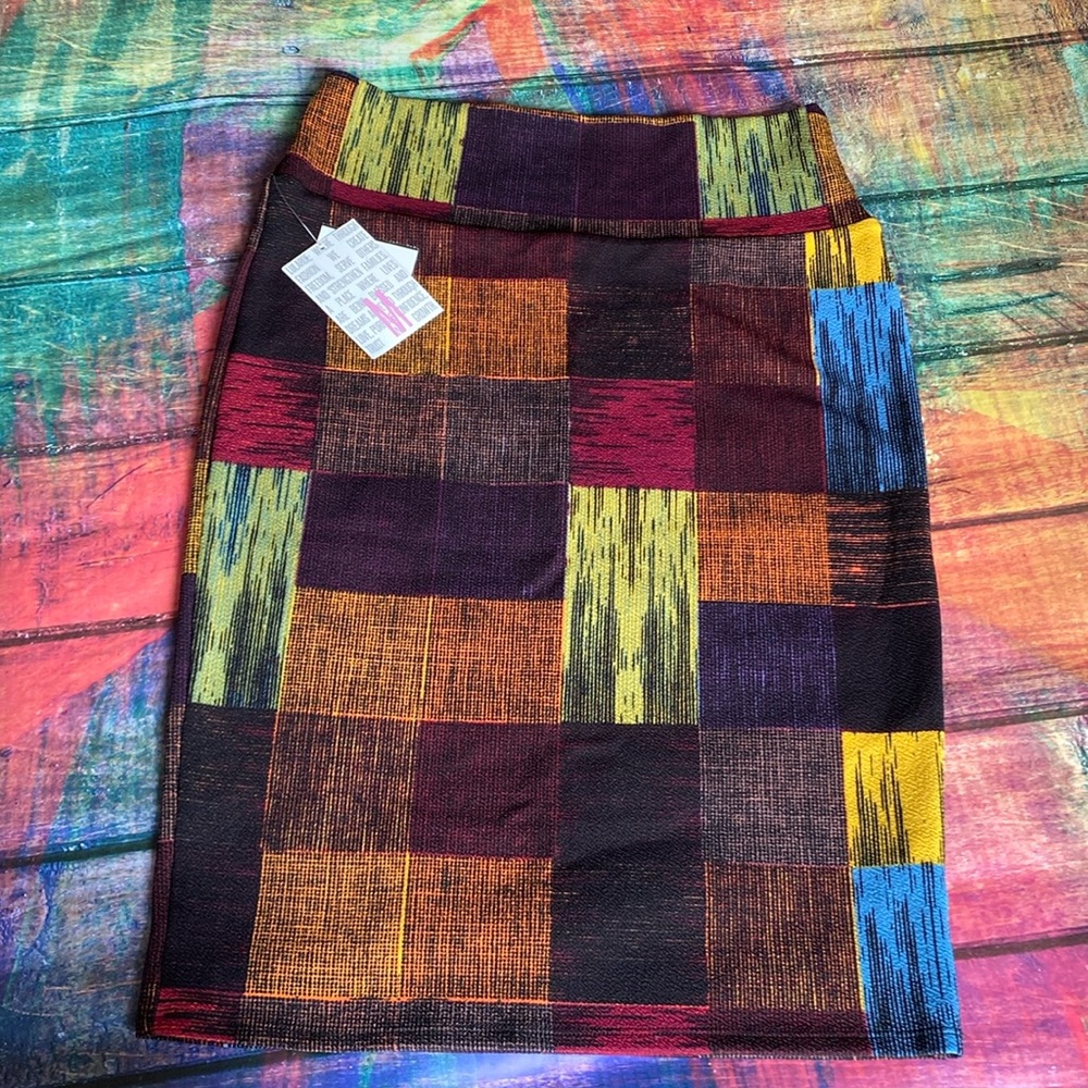 Medium LuLaRoe pencil skirt